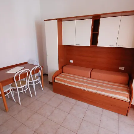 Daire Locazione Turistica Auriga.2 *